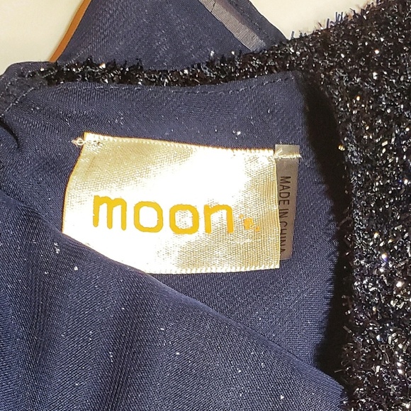 Moon | sleeveless top - Picture 6 of 7